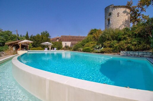 Maison 12 pièces 685 m² · à Monflanquin · 685 m² · 1 650 000 €