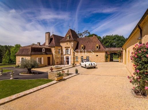 Maison 10 pièces 500 m² · à Le Bugue · 500 m² · 1 963 700 €