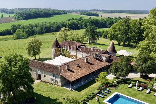 Maison 1400 m² · à Angoulême · 1 400 m² · 7 950 000 €