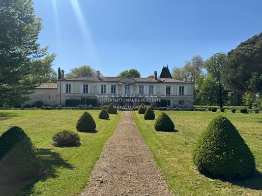 Maison 14 pièces 357 m² · à Fronsac · 357 m² · 1 579 000 €