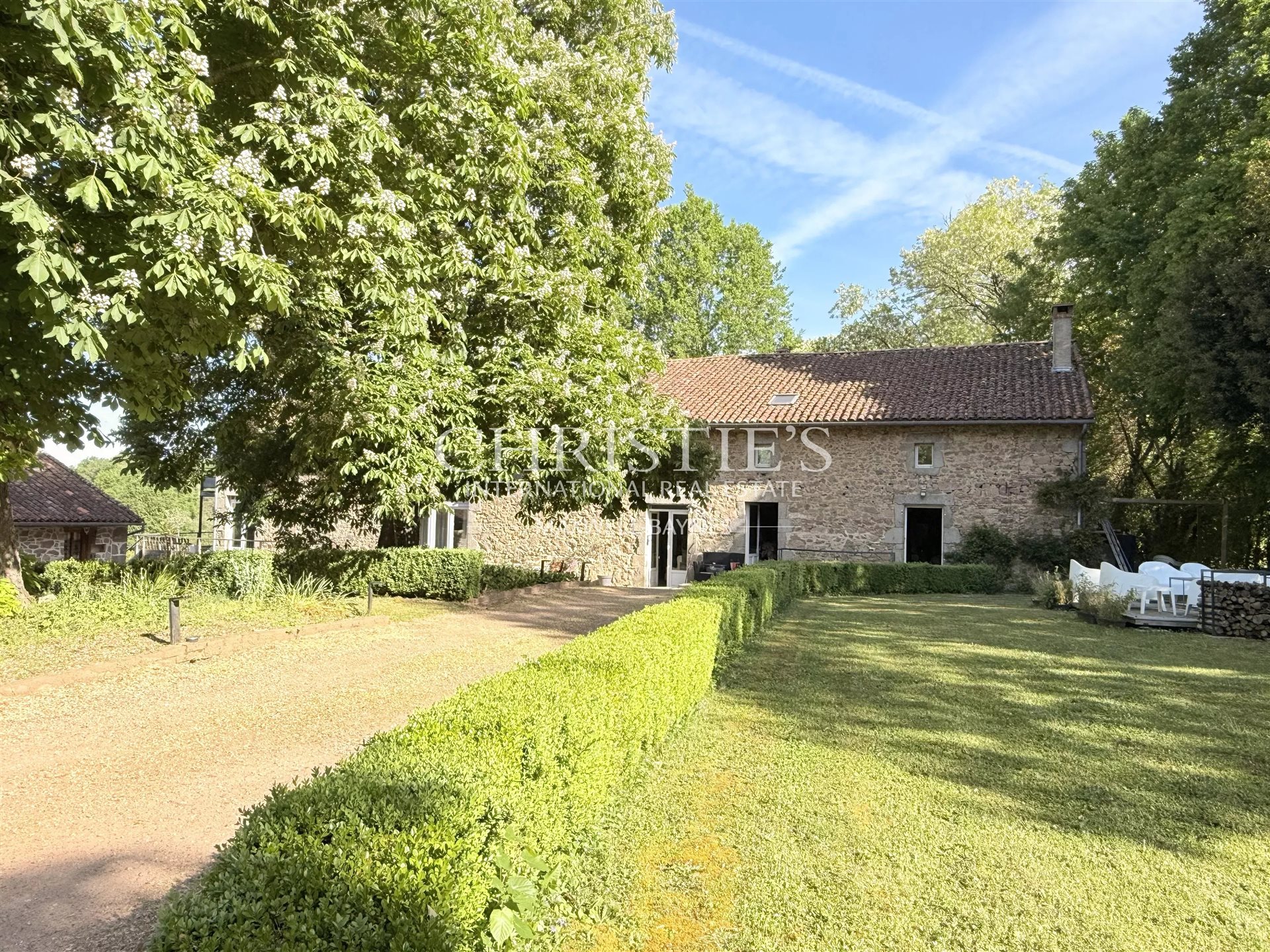 Maison à vendre, 526m², Piégut-Pluviers