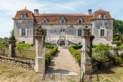Maison 15 pièces 516 m² · à Brantôme en Périgord · 516 m² · 1 950 000 €