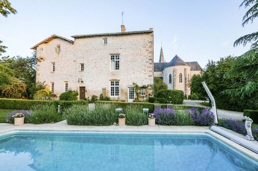 Maison 17 pièces 303 m² · à Parthenay · 303 m² · 670 250 €