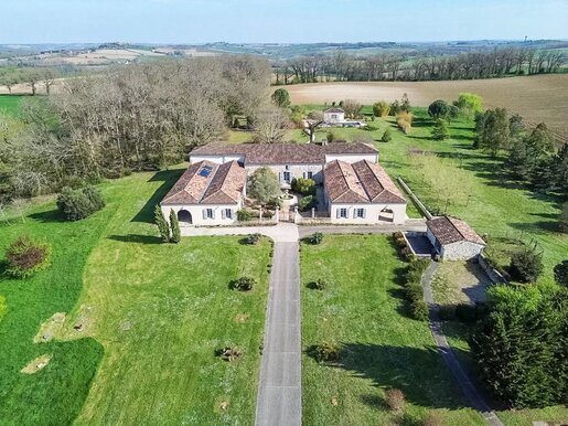 Maison 15 pièces 886 m² · à Agen · 886 m² · 2 200 000 €