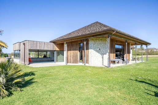 Maison 6 pièces 321 m² · à Duras · 321 m² · 1 500 000 €