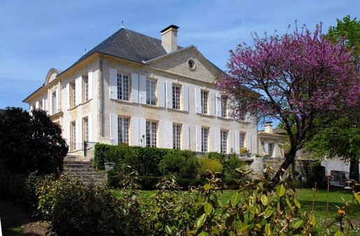 Maison 12 pièces 650 m² · à Saint-Émilion · 650 m² · 1 696 000 €