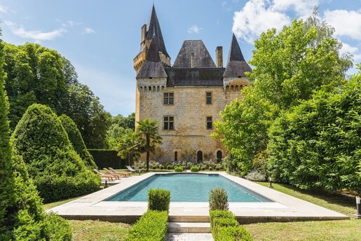 Maison 16 pièces 600 m² · à Montignac-Lascaux · 600 m² · 3 650 000 €
