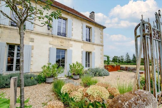 13 pièces 245 m² · à Saint-Emilion · 245 m² · 850 000 €