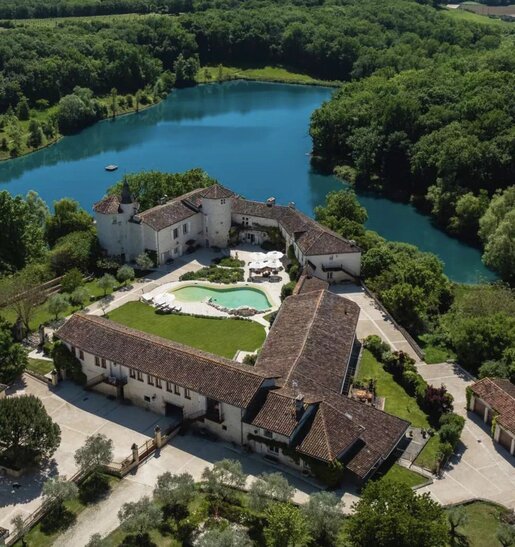 Maison 20 pièces · à Auch · 7 750 000 €