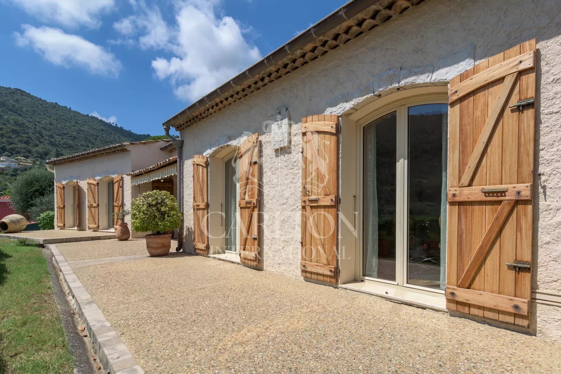 Haven of peace, near Nice, villa with swimming pool - Widok 3