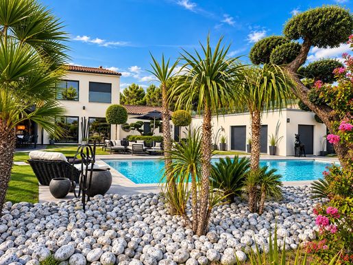 Maison 8 pièces 380 m² · à Gordes · 380 m² · 2 775 000 €