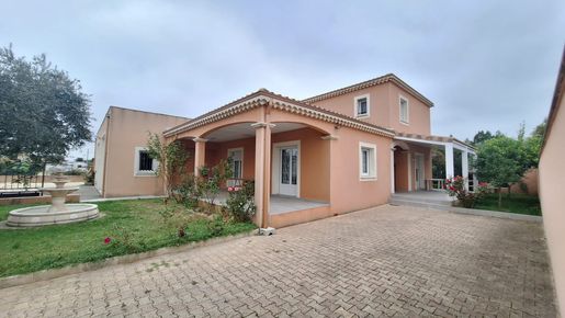 Maison 6 pièces 177 m² · à Pierrelatte · 177 m² · 399 000 €
