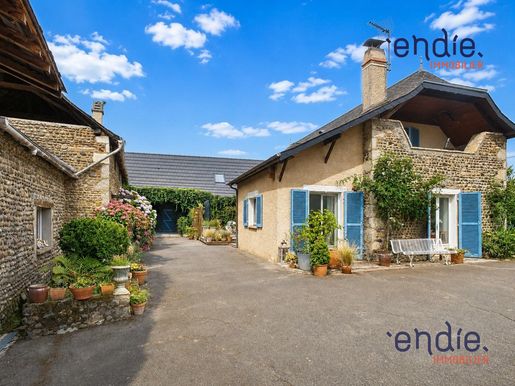 Maison 5 pièces 135 m² · à Monein · 135 m² · 282 000 €