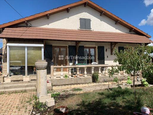 Maison 106 m² · à Fontaine-Française · 106 m² · 156 555 €