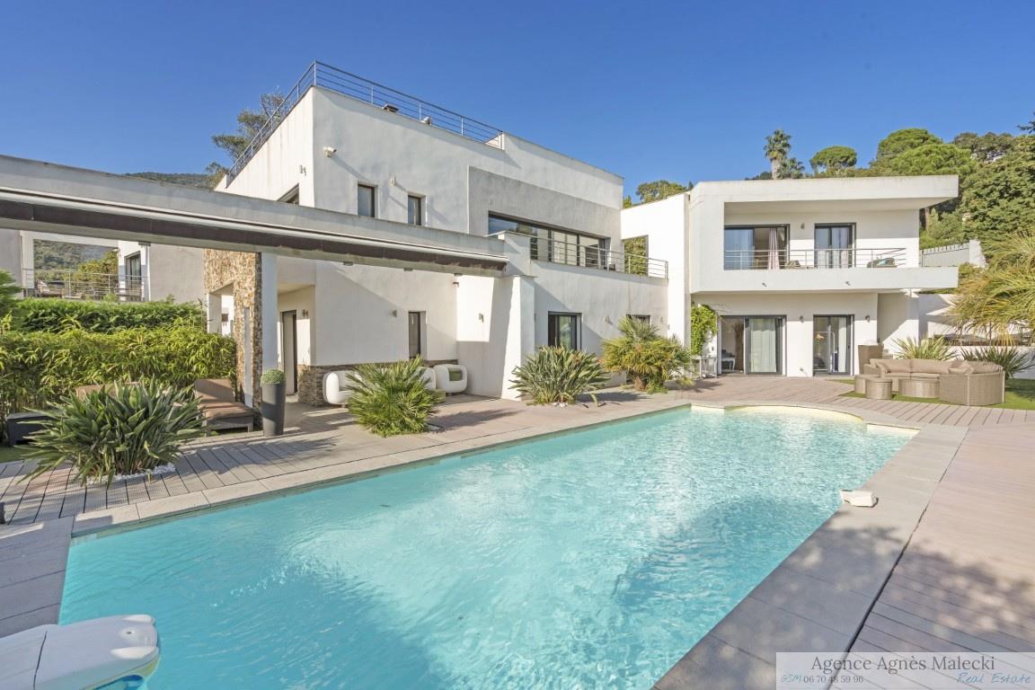 Maison à vendre, 380m², Cavalaire-sur-Mer