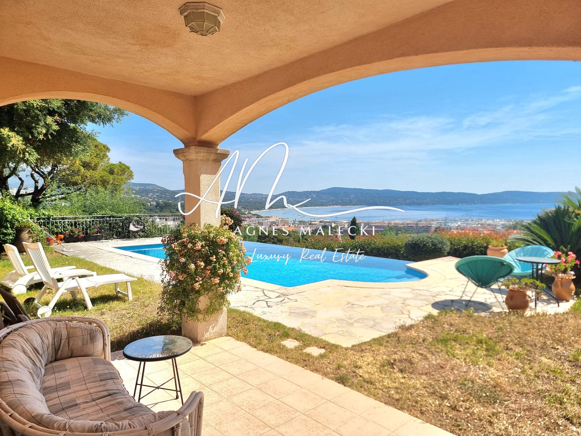 Maison à vendre, 207m², Cavalaire-sur-Mer