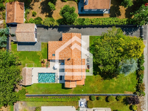 Maison 7 pièces 180 m² · à Le Pian-Médoc · 180 m² · 799 900 €