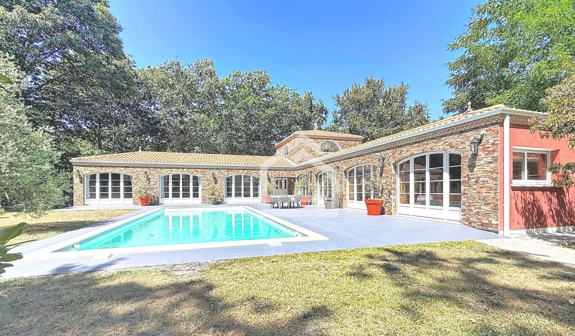 Maison à vendre, 283m², Le Pian-Médoc