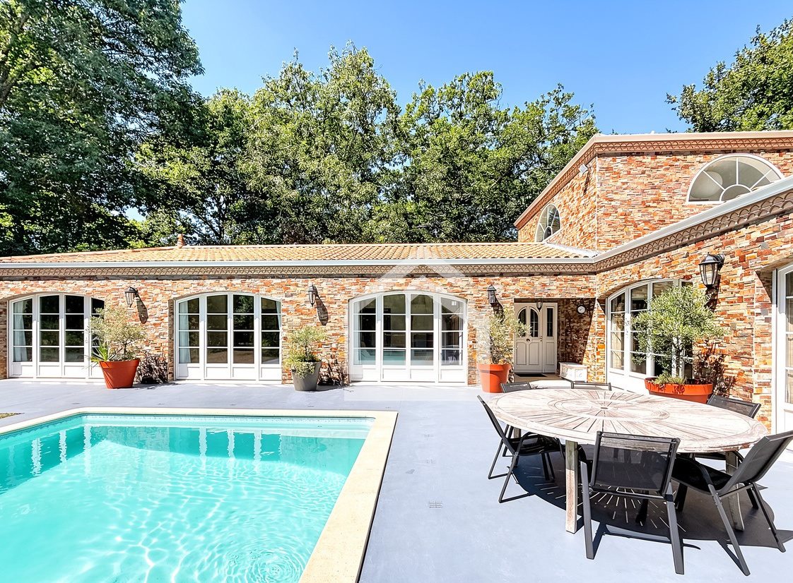 Maison à vendre, 283m², Le Pian-Médoc