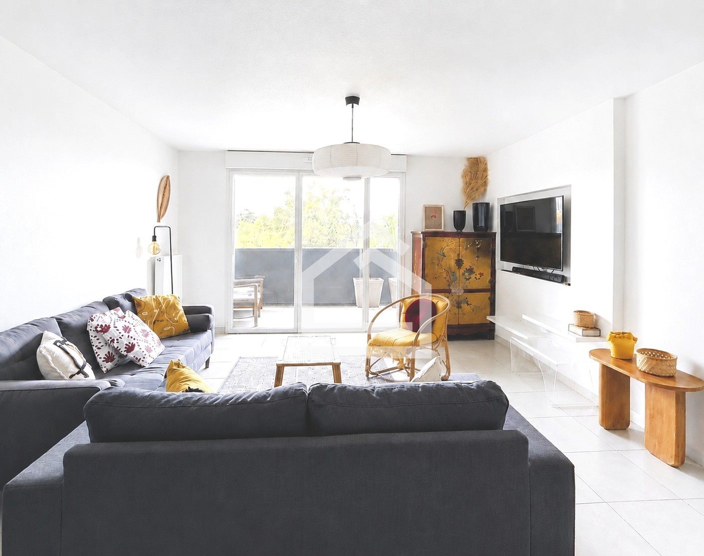 Contemporary 4-room apartment with balcony in a modern residence, Bordeaux