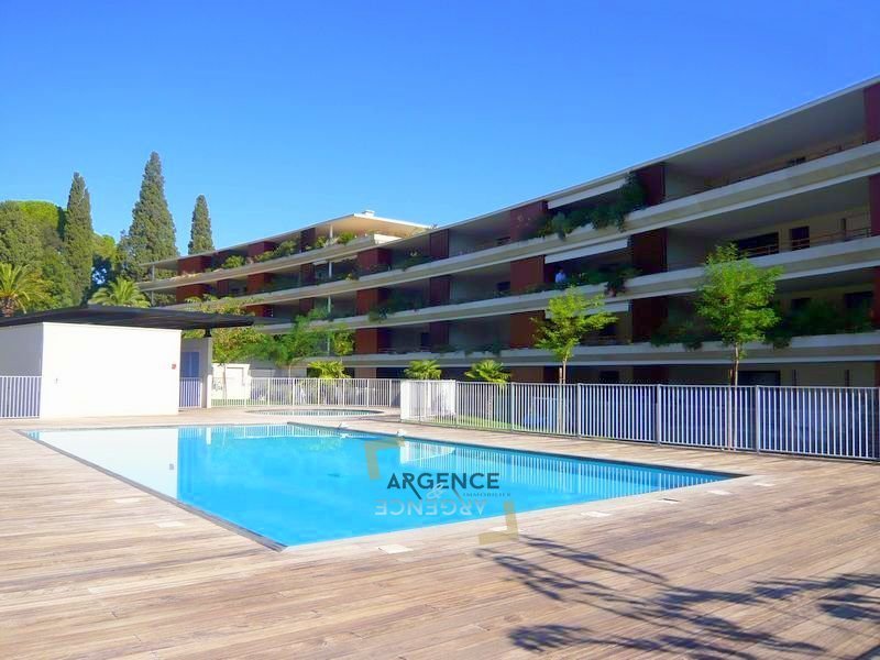 Apartment in Montpellier, Hôpitaux-Facultés - View 2