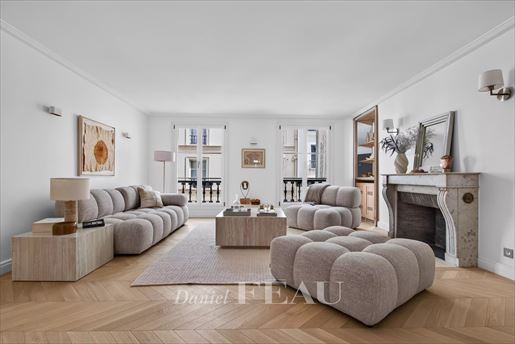 4 pièces 135 m² · à Paris 7ème · 135 m² · 2 950 000 €