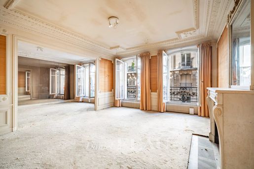 Appartement 6 pièces 138 m² · à Paris 7ème · 138 m² · 1 600 000 €