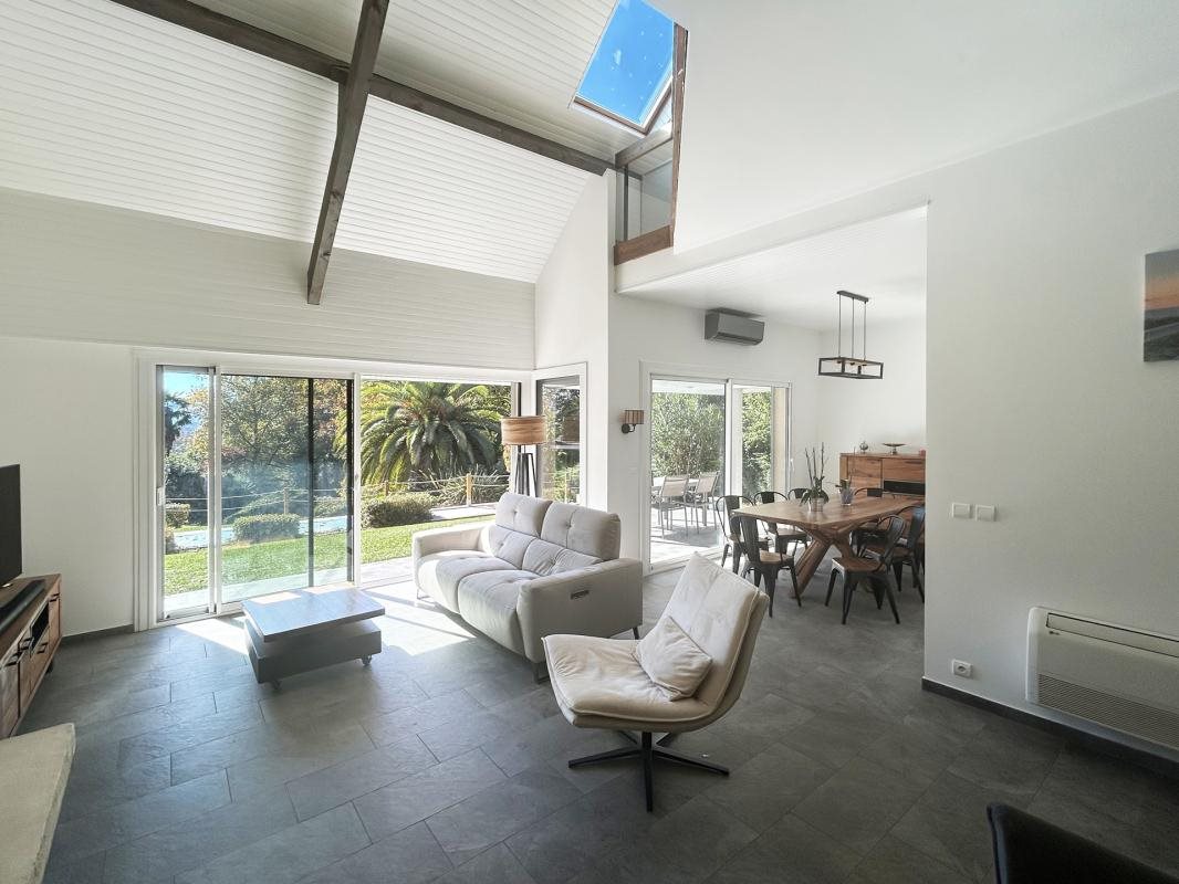 Maison à vendre, 151m², Serres-Morlaàs