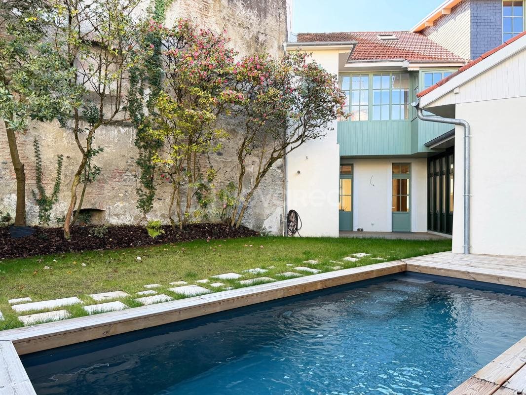 Maison à vendre, 247m², Pau