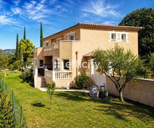 Maison 7 pièces 174 m² · à Saint-Montan · 174 m² · 750 000 €