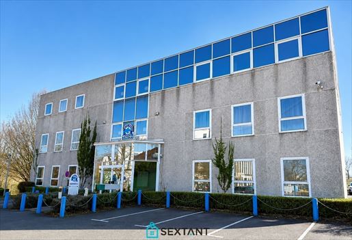 Parking 845 m² · à Ferney-Voltaire · 845 m² · 4 300 000 €