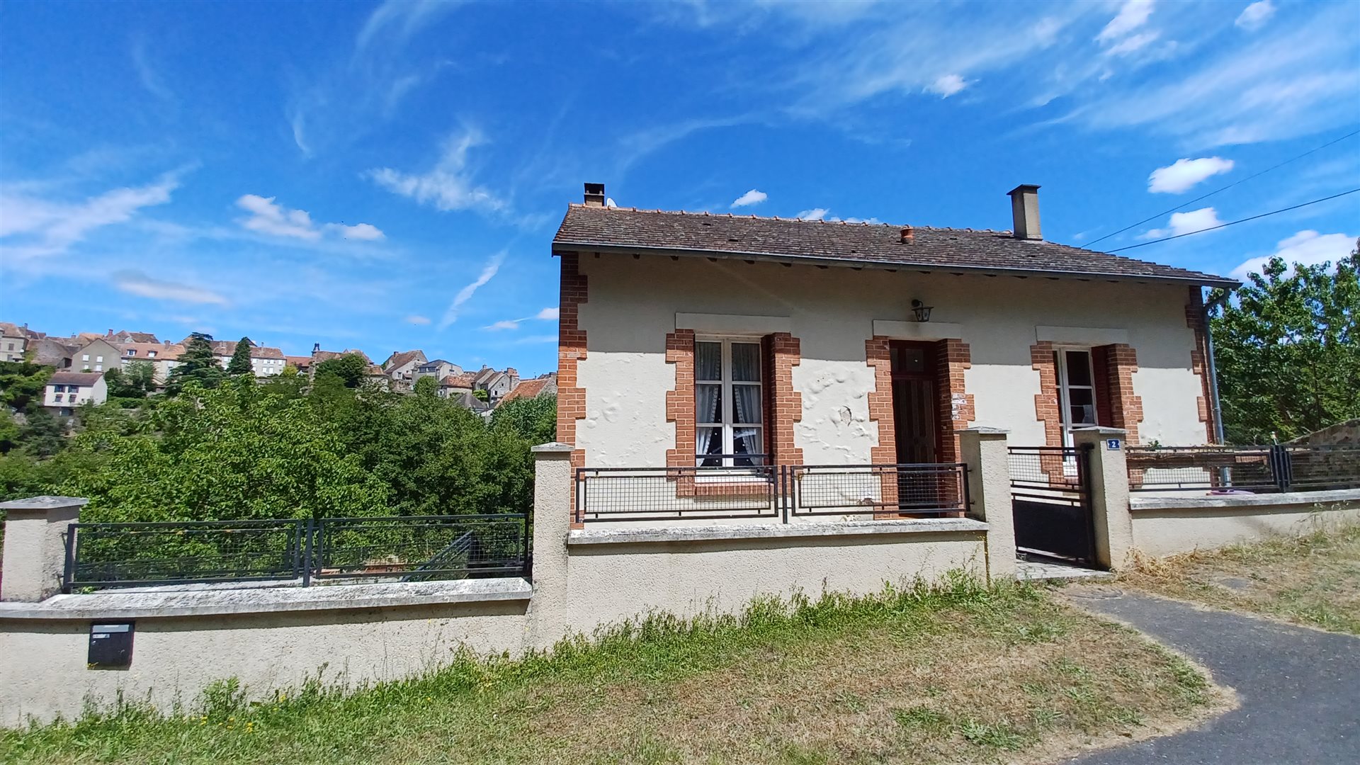 4 pièces 81 m² · à La Châtre · 81 m² · 98 000 €