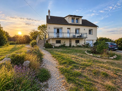 Maison 6 pièces 140 m² · à Crozant · 140 m² · 158 000 €