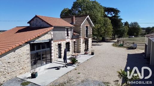 Maison 4 pièces 192 m² · à Parthenay · 192 m² · 366 000 €