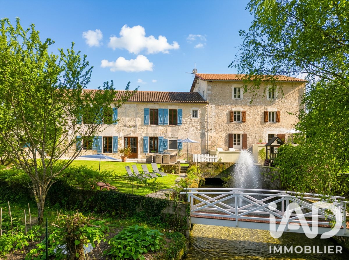 Maison à vendre, 626m², Bourg-Charente