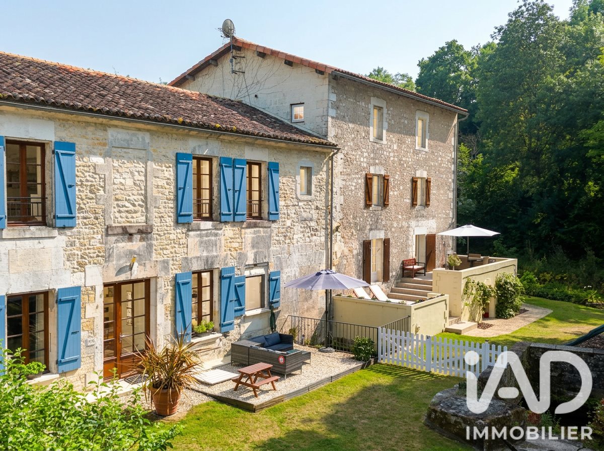 Maison à vendre, 626m², Bourg-Charente