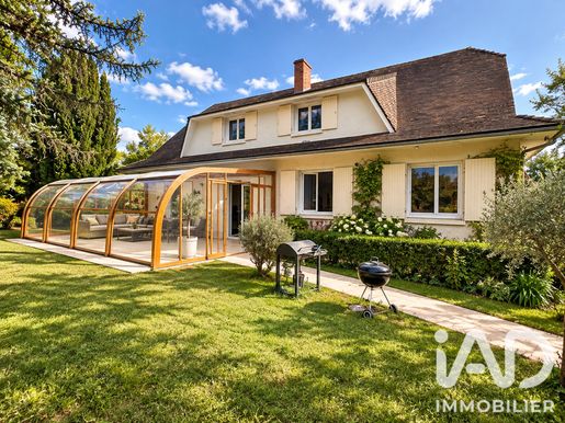 Maison 10 pièces 245 m² · à Sauzé-Vaussais · 245 m² · 229 000 €