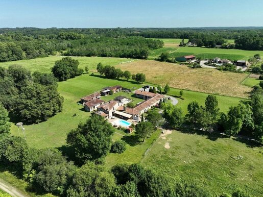 Maison 15 pièces 534 m² · à Dax · 534 m² · 1 466 000 €