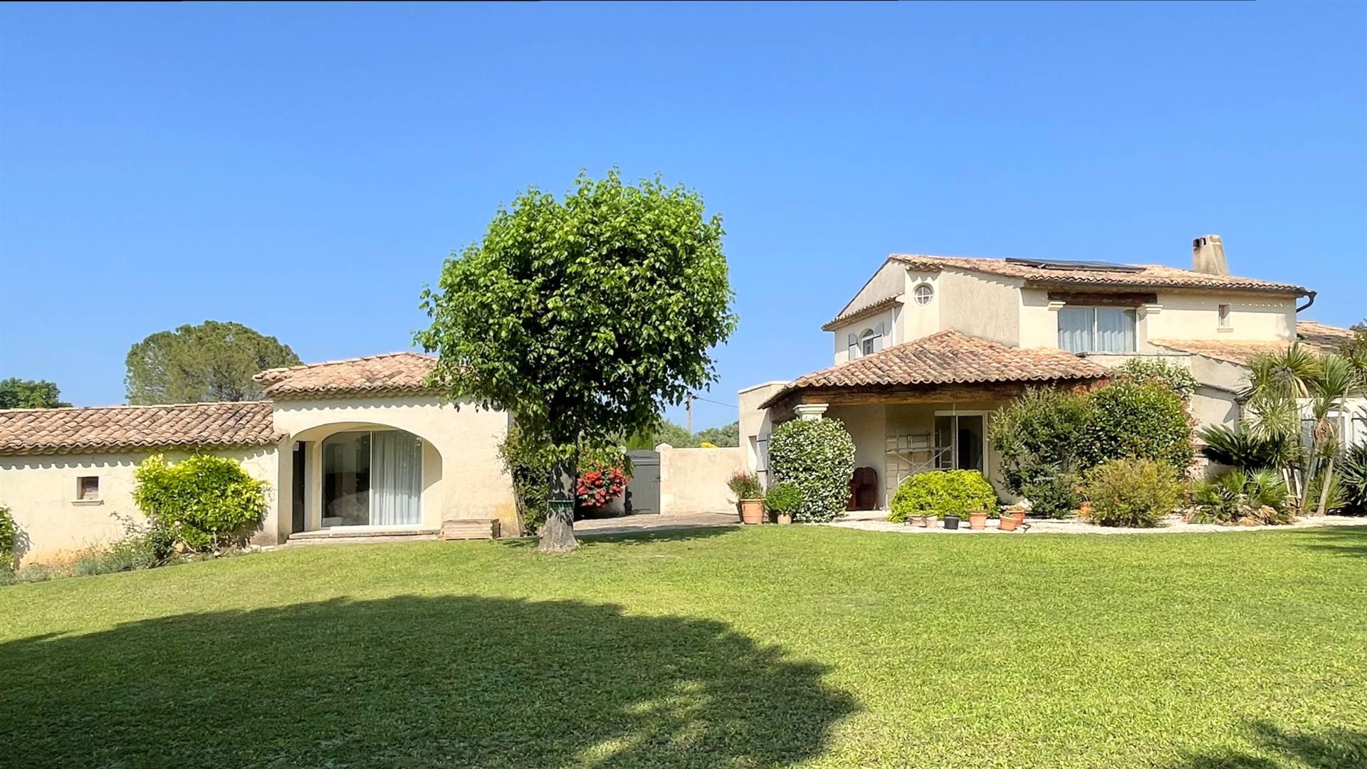 Maison à vendre, 270m², Uzès