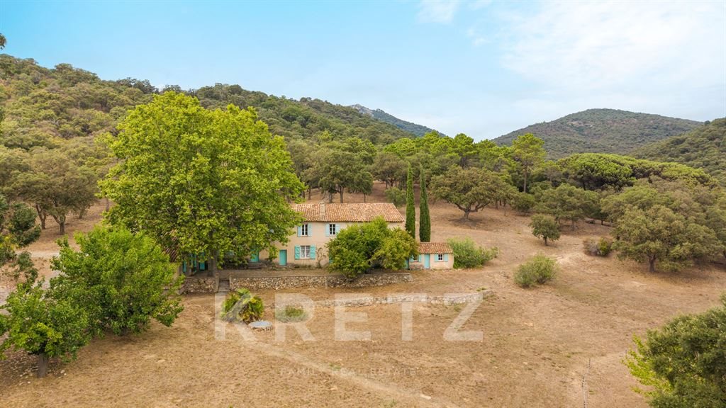 Maison à vendre, 350m², Grimaud