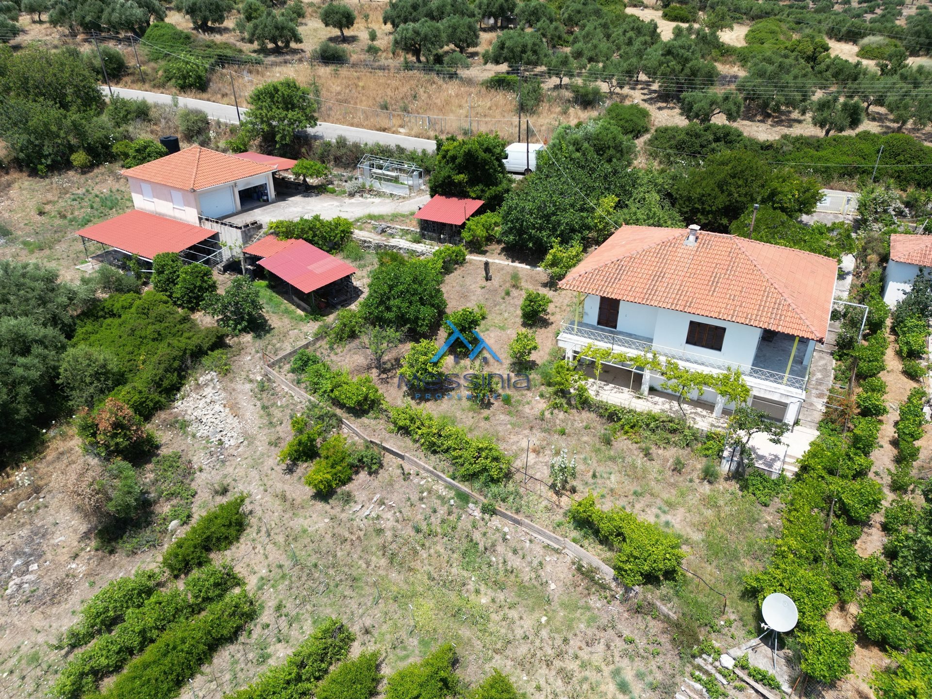 Panorámás Tengerre Néző 130 m²-es Lakóház 5,000 m²-es Ingatlanon – Andriani, Messinia