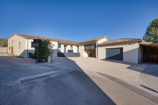 Maison 5 pièces 147 m² · à Lugny · 147 m² · 389 000 €