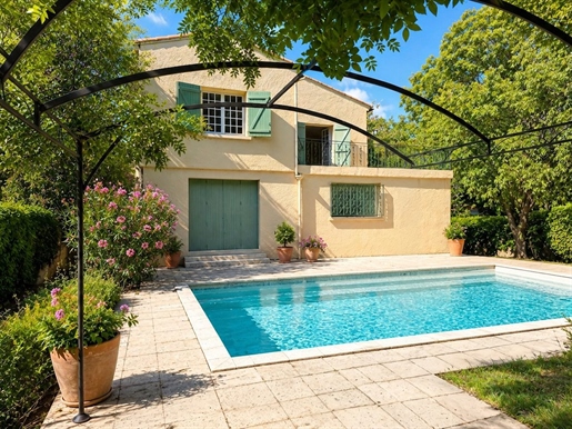 Maison 12 pièces 265 m² · à Nîmes · 265 m² · 550 000 €