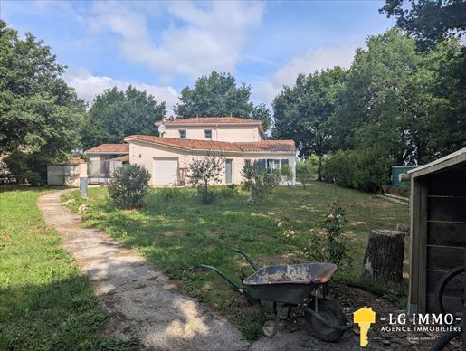 Maison 5 pièces 152 m² · à Ozillac · 152 m² · 303 000 €