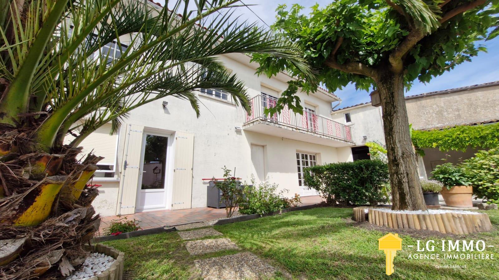 Maison à vendre, 184m², Mortagne-sur-Gironde