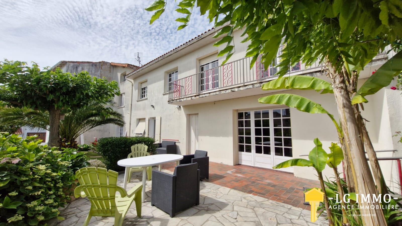Maison à vendre, 184m², Mortagne-sur-Gironde