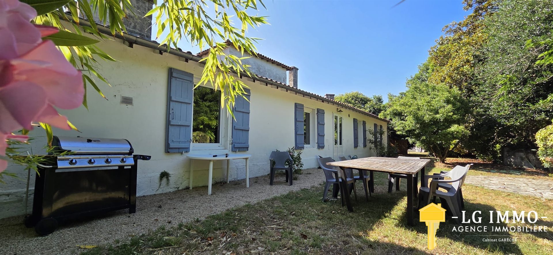Maison à vendre, 290m², Saint-Dizant-du-Gua