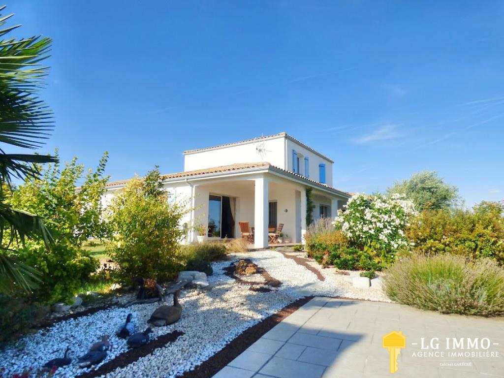 Maison à vendre, 147m², Saint-Fort-sur-Gironde