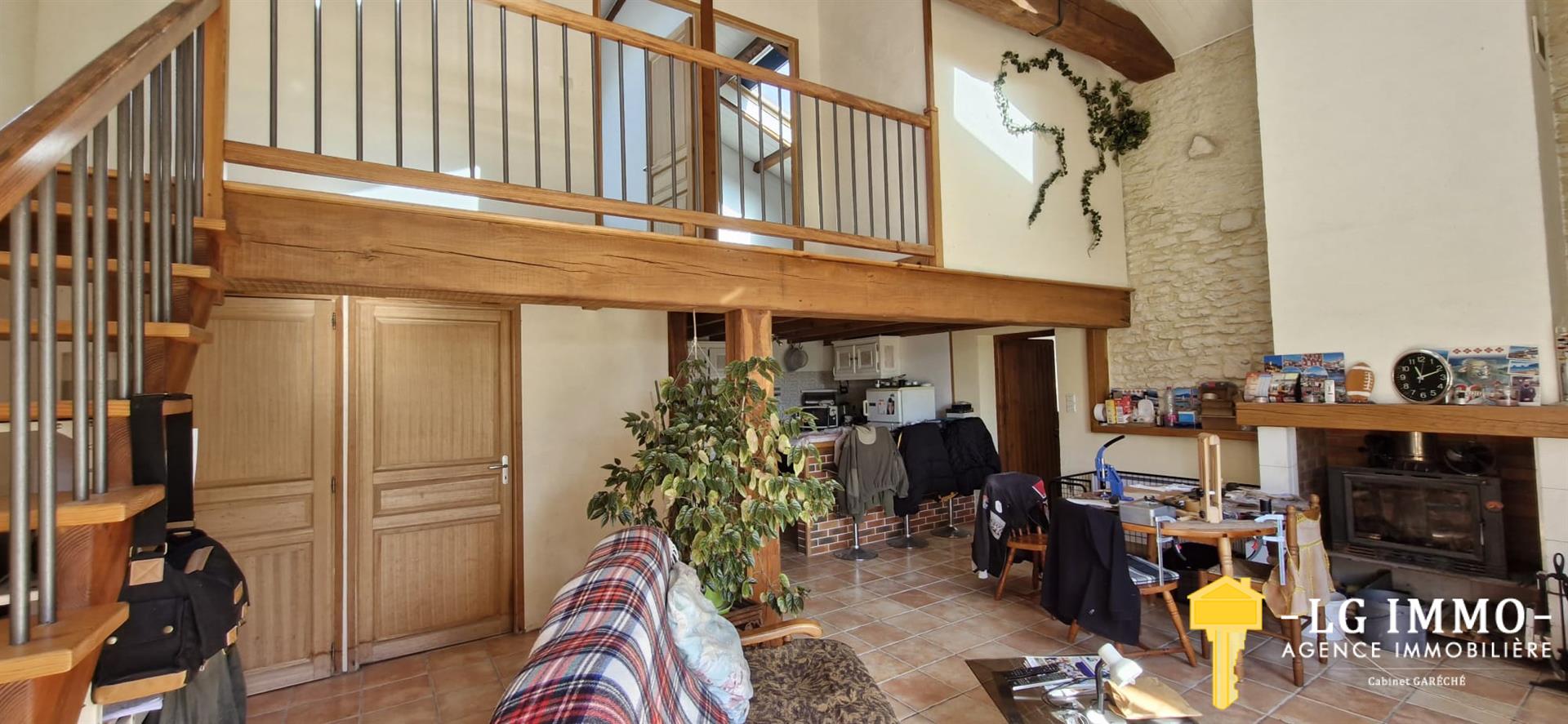 Maison à vendre, 150m², Saint-Dizant-du-Gua
