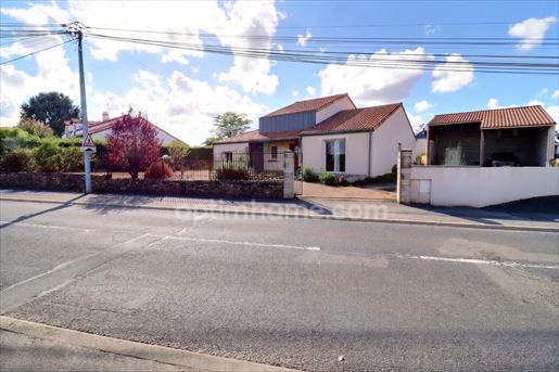 7 pièces 145 m² · à Saint-Julien-de-Concelles · 145 m² · 345 000 €